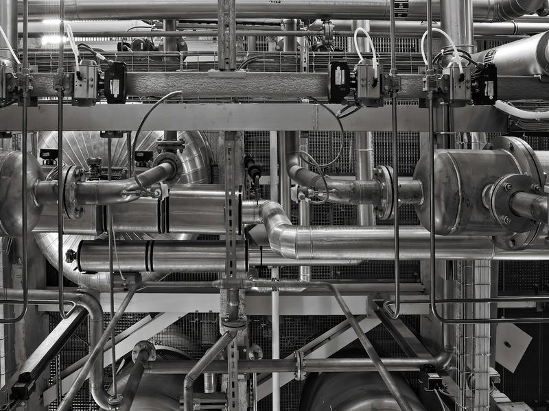 Pressure safety valves and pipework in a processing plant